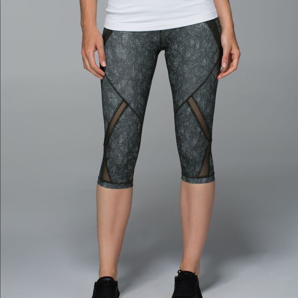 Lululemon Cool To Street Crop White Gator Green - Picture 2 of 8